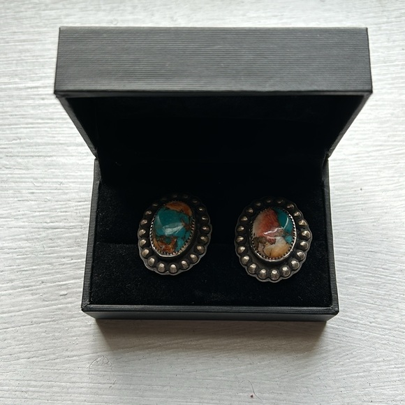 Southwestern Style Oval Stone Earrings - Picture 4 of 4